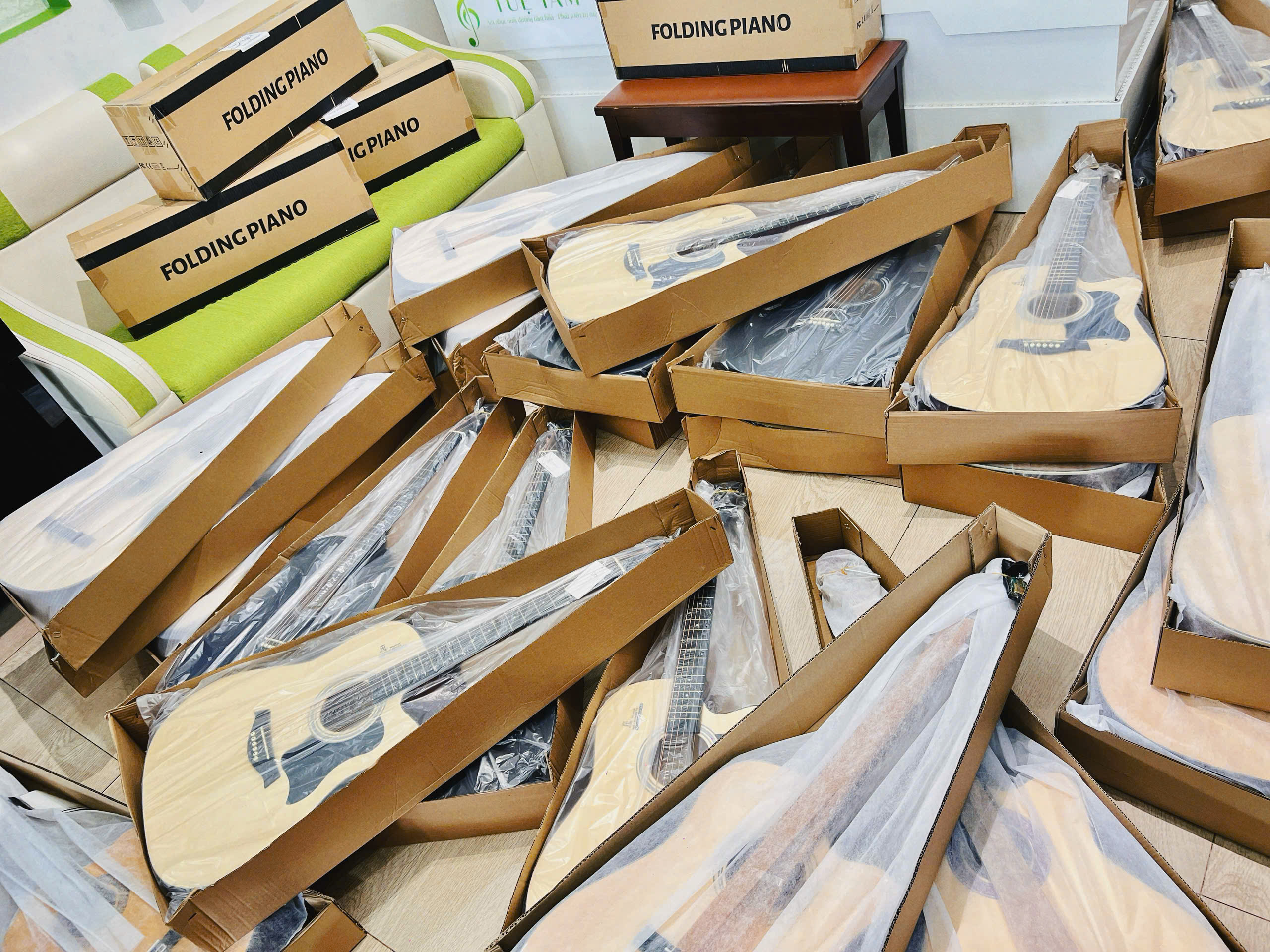 xả kho guitar giá rẻ tại tây ninh