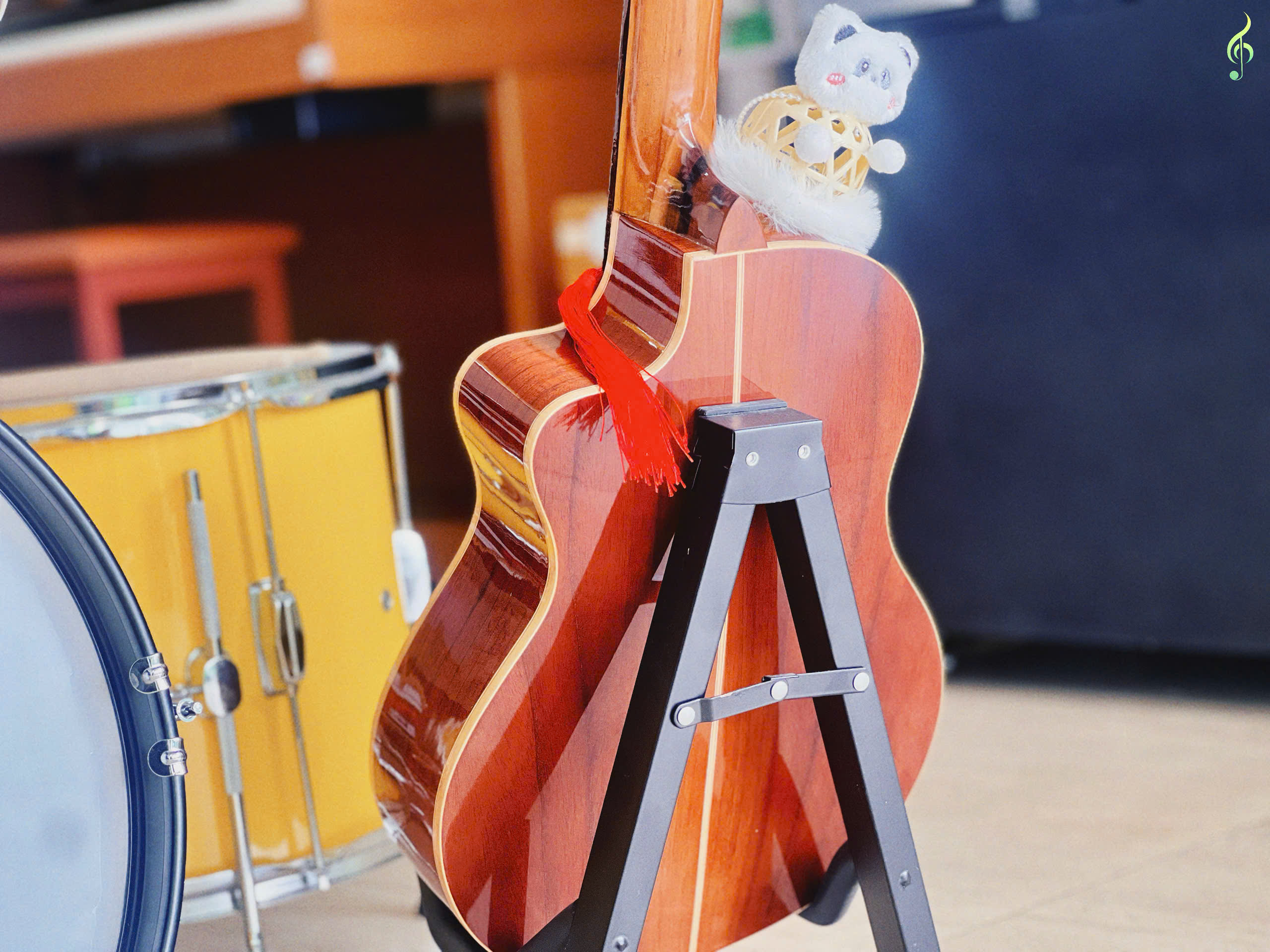 Đàn Guitar kích thước nhỏ cho bé