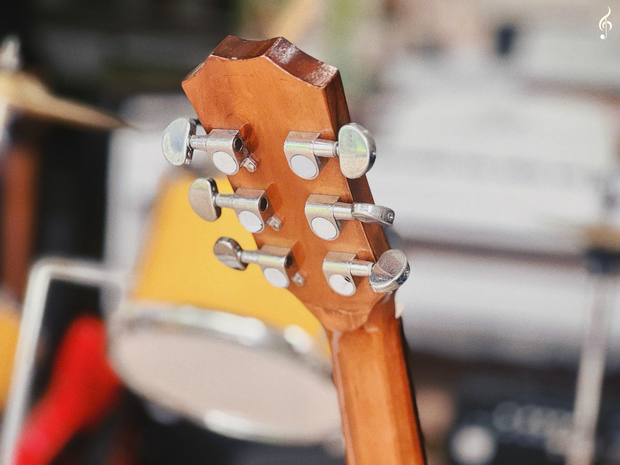 Đàn Guitar kích thước nhỏ cho bé