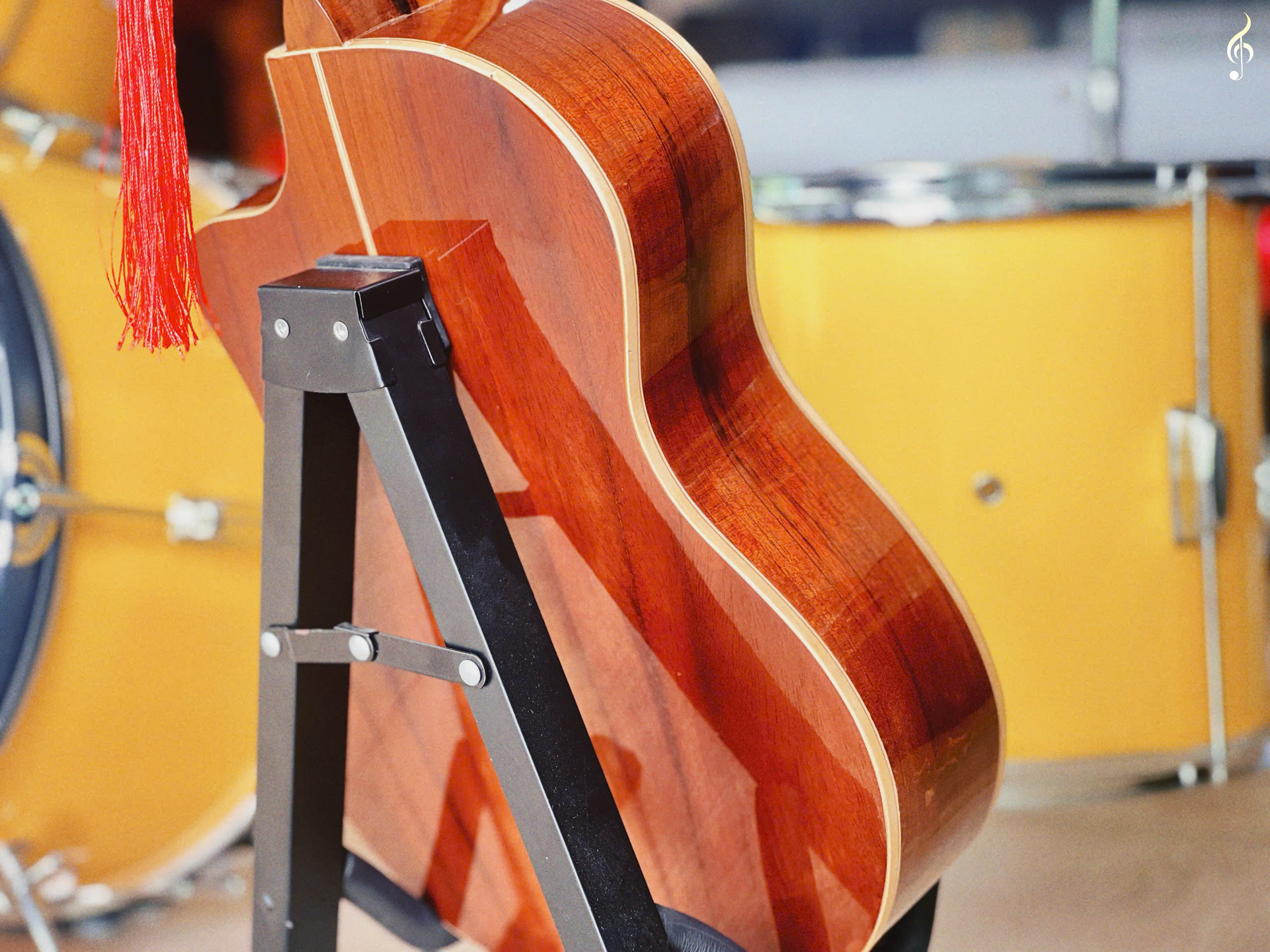 Đàn Guitar kích thước nhỏ cho bé