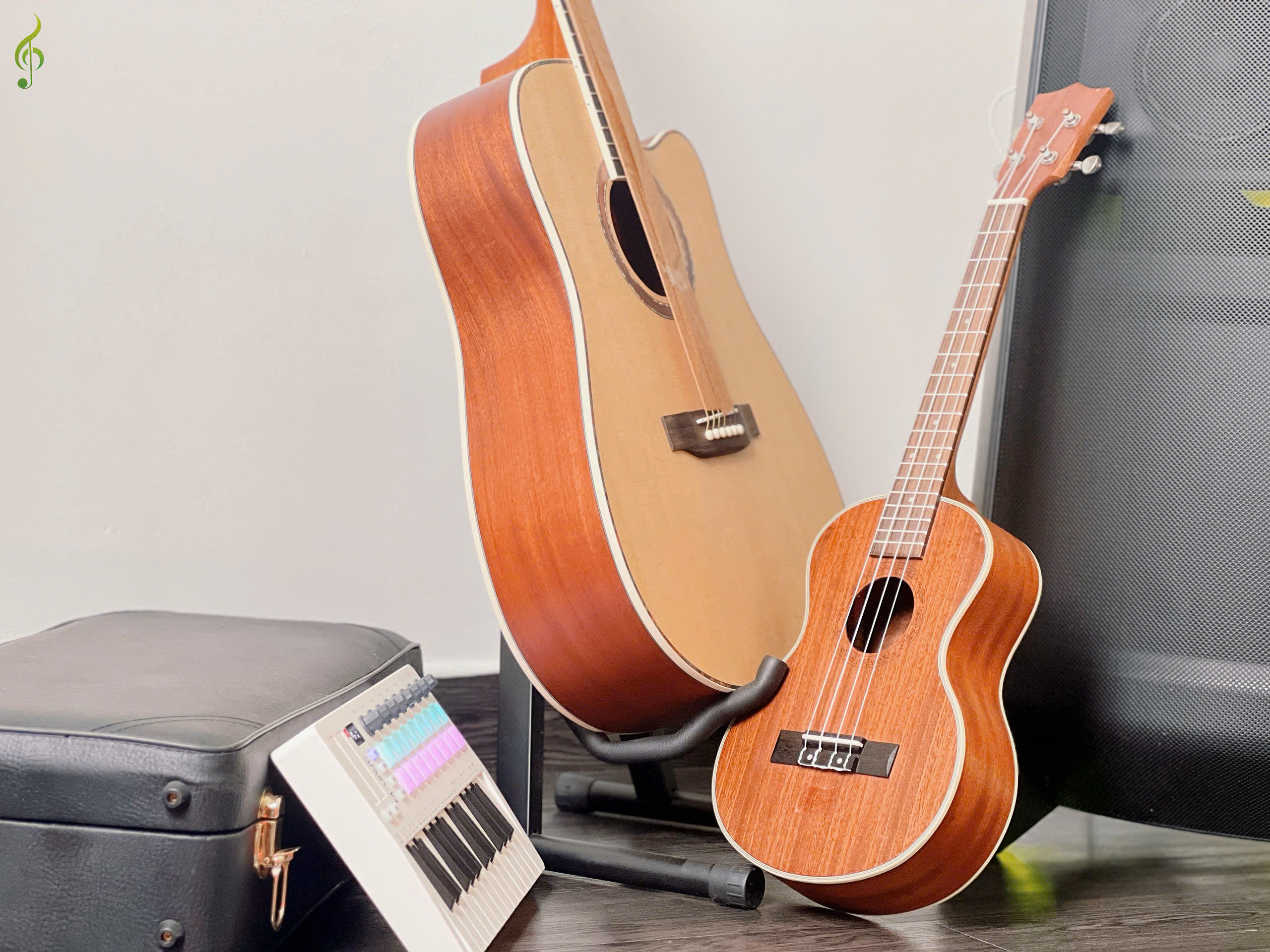 Guitar Saiger giá rẻ