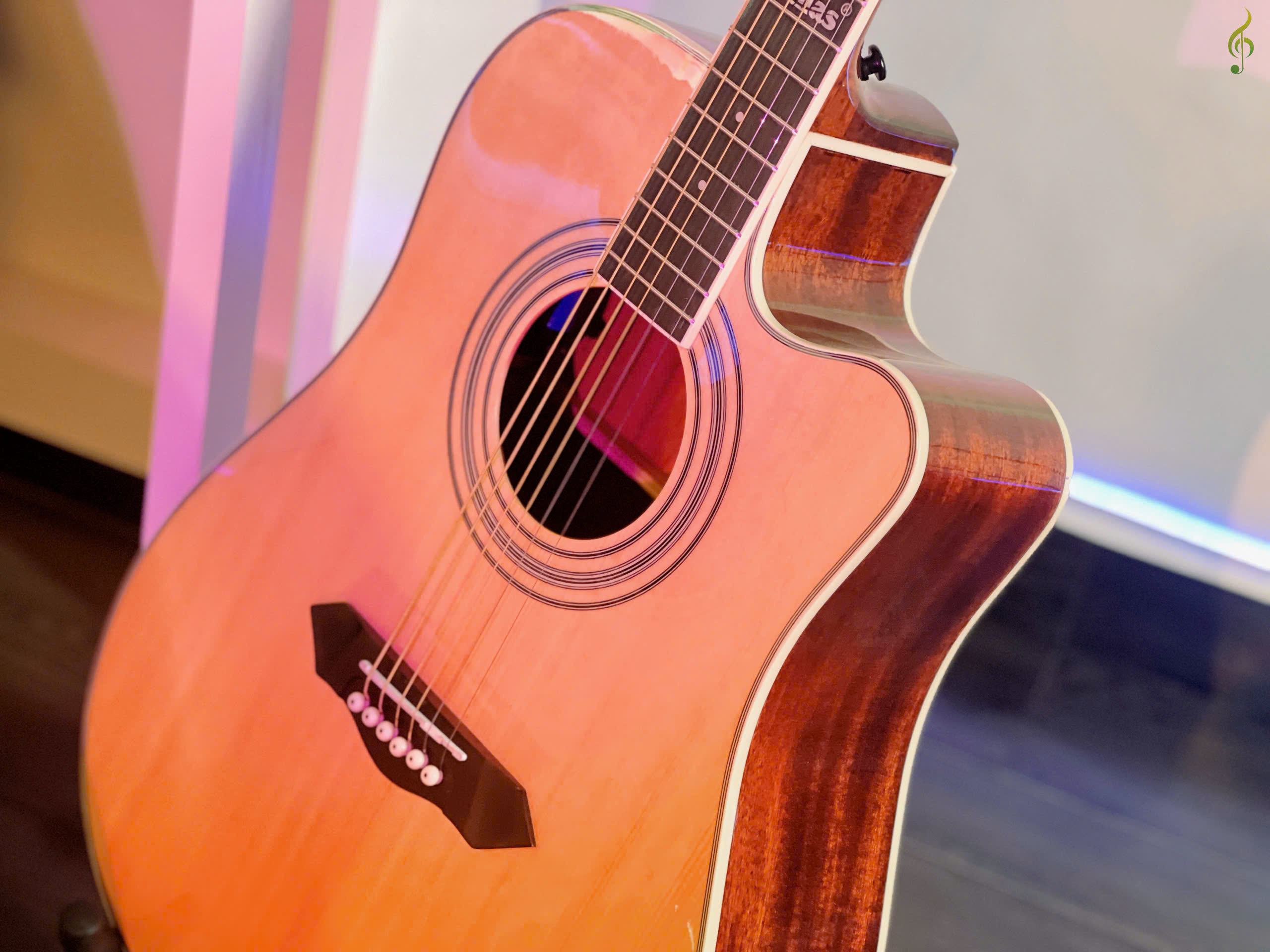 Guitar Dallas chính hãng