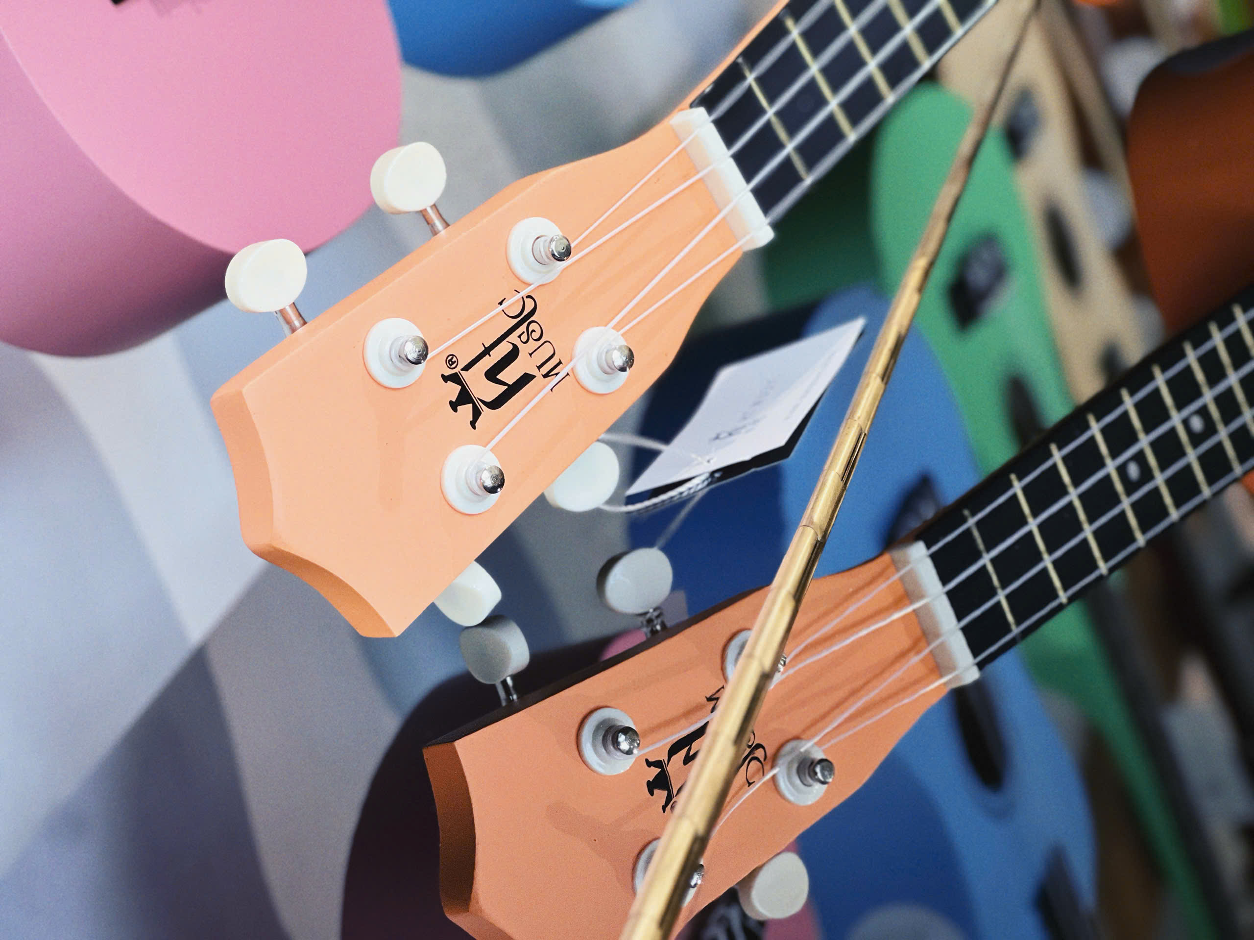 Ukulele nhiều màu cho bé