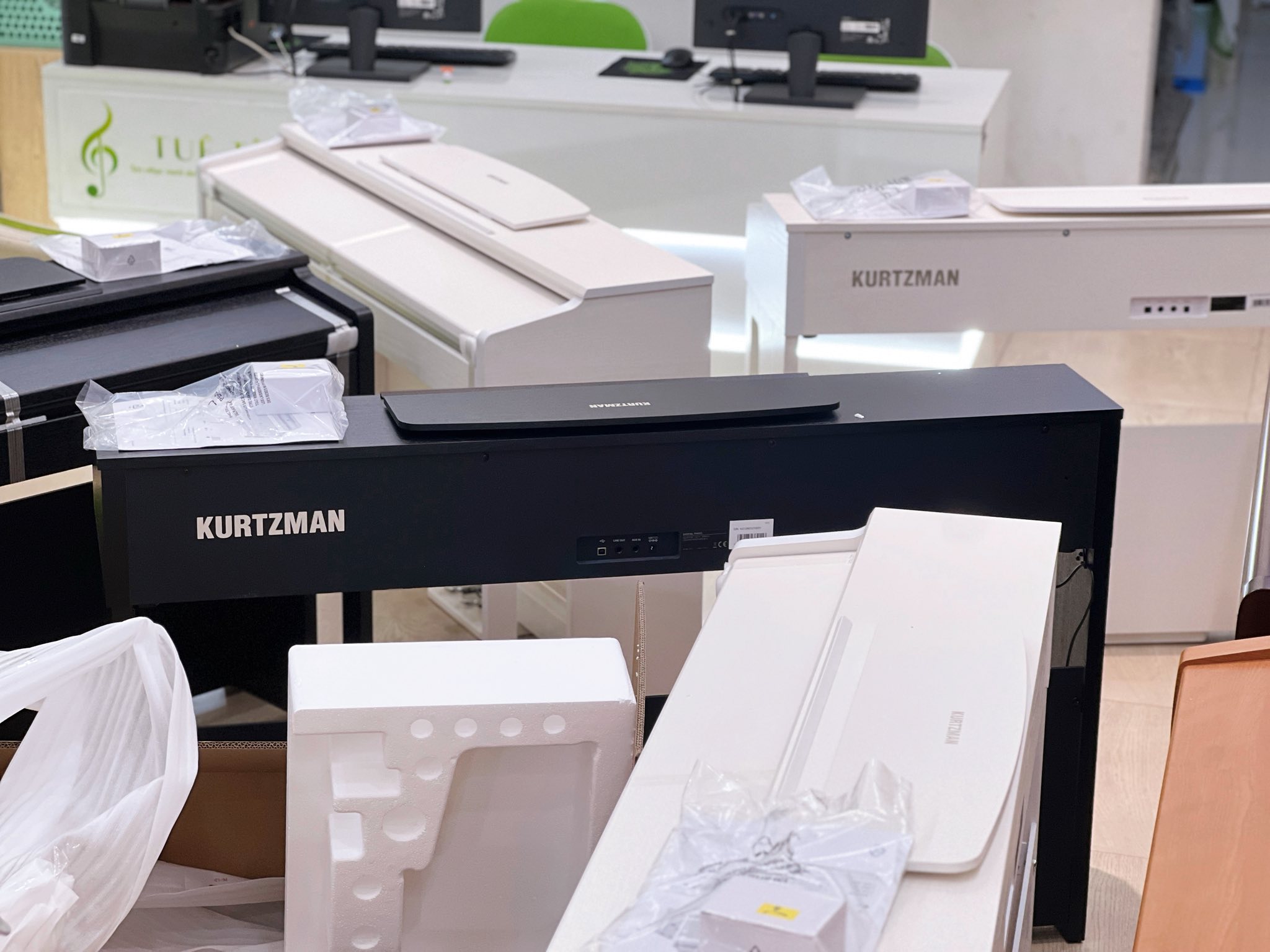 Mua đàn piano điện tại Tây Ninh