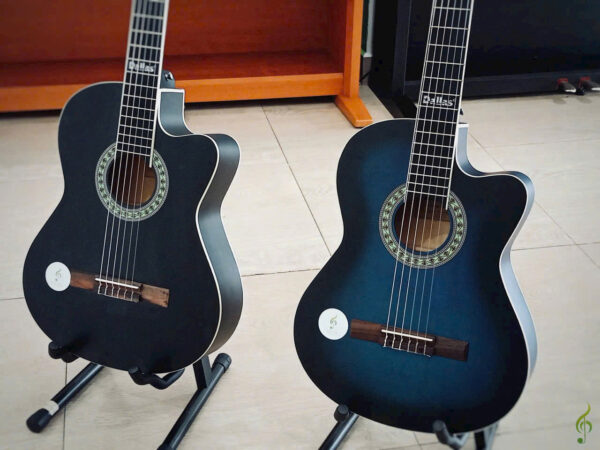 Giảm giá Guitar cực sốc mừng Quốc khánh