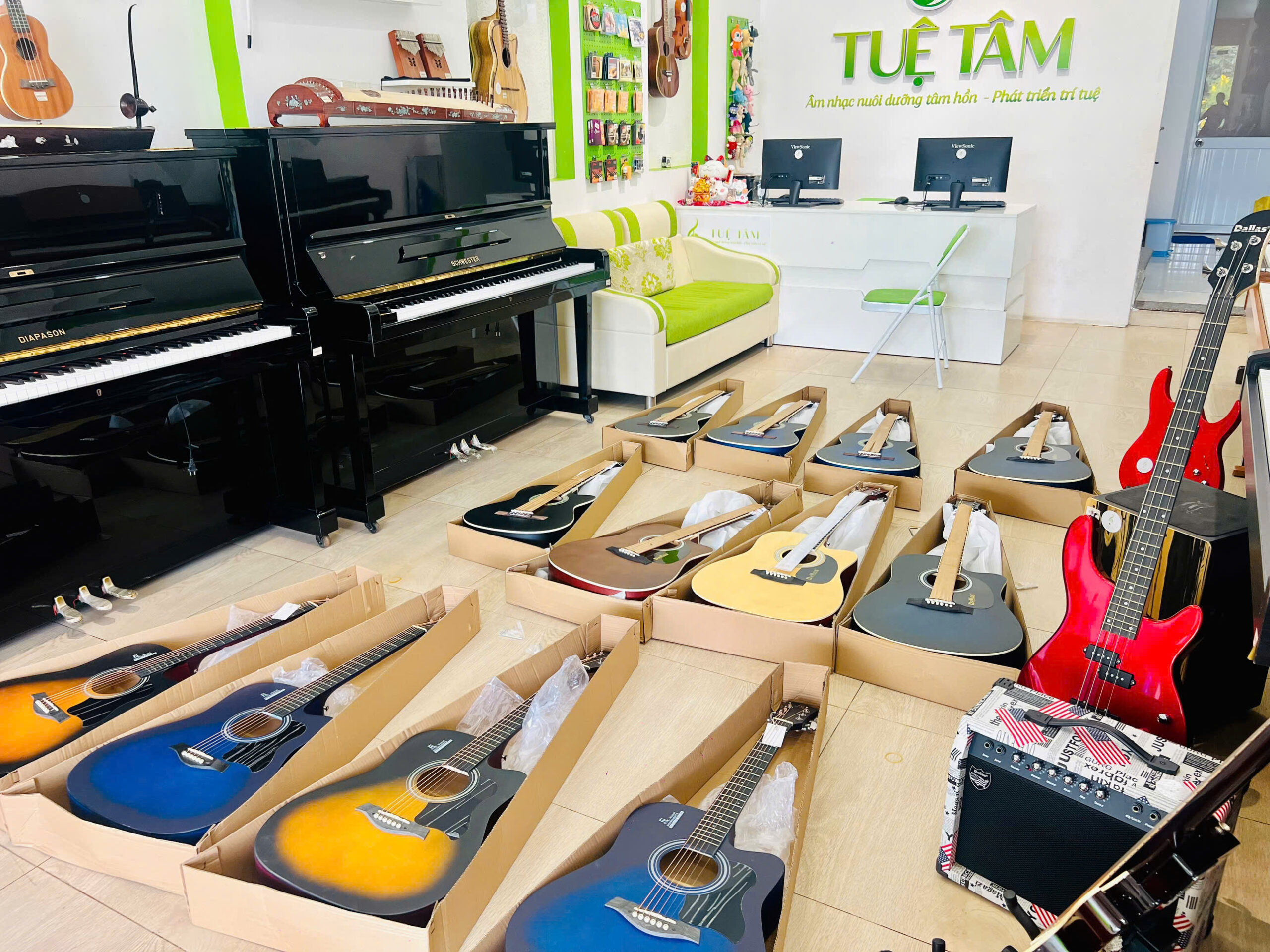 Guitar giá rẻ ở Gò Đen Guitar giá rẻ ở Gò Đen