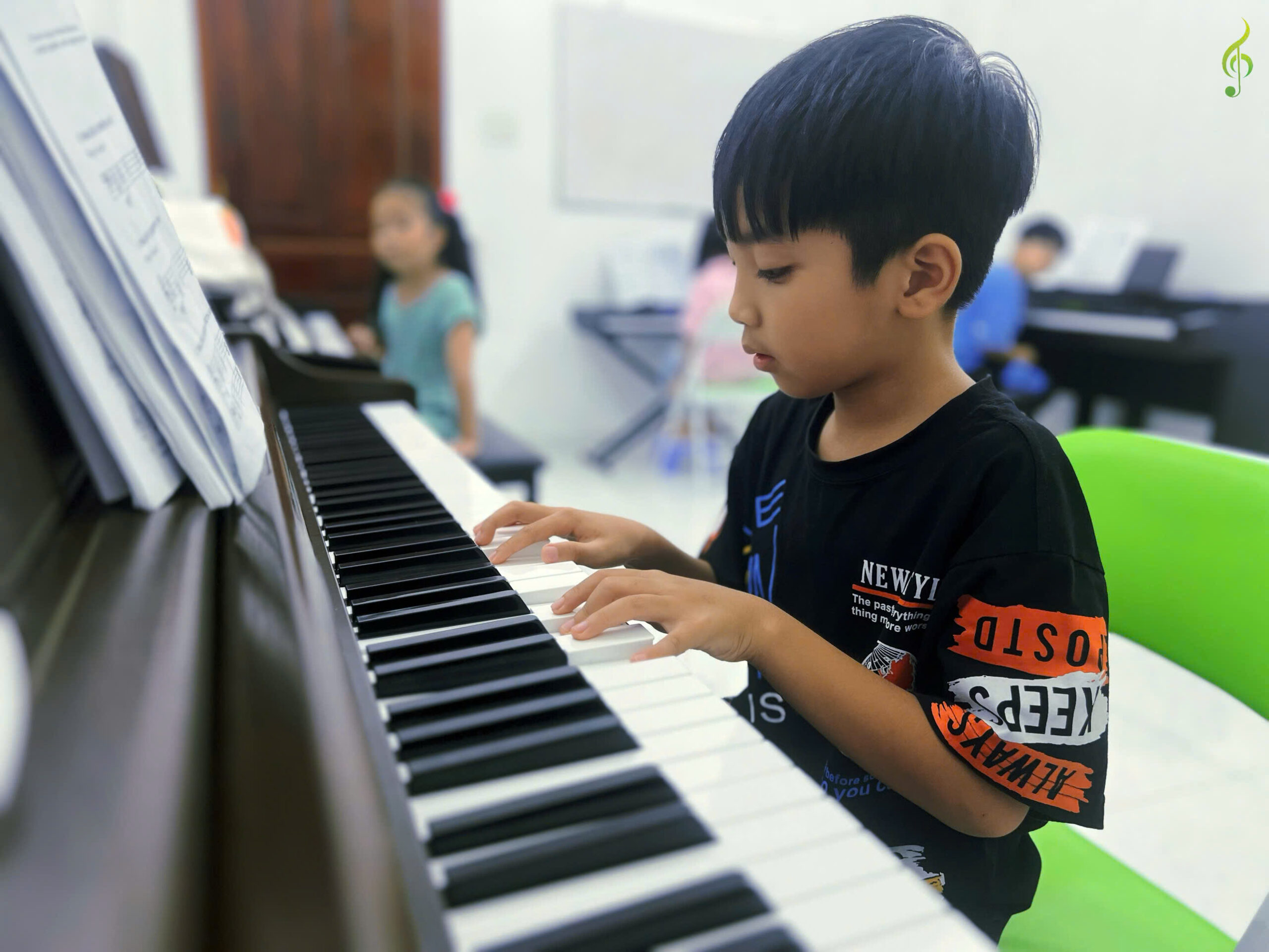 Lớp học piano tại Gò Đen Lớp học piano tại Gò Đen
