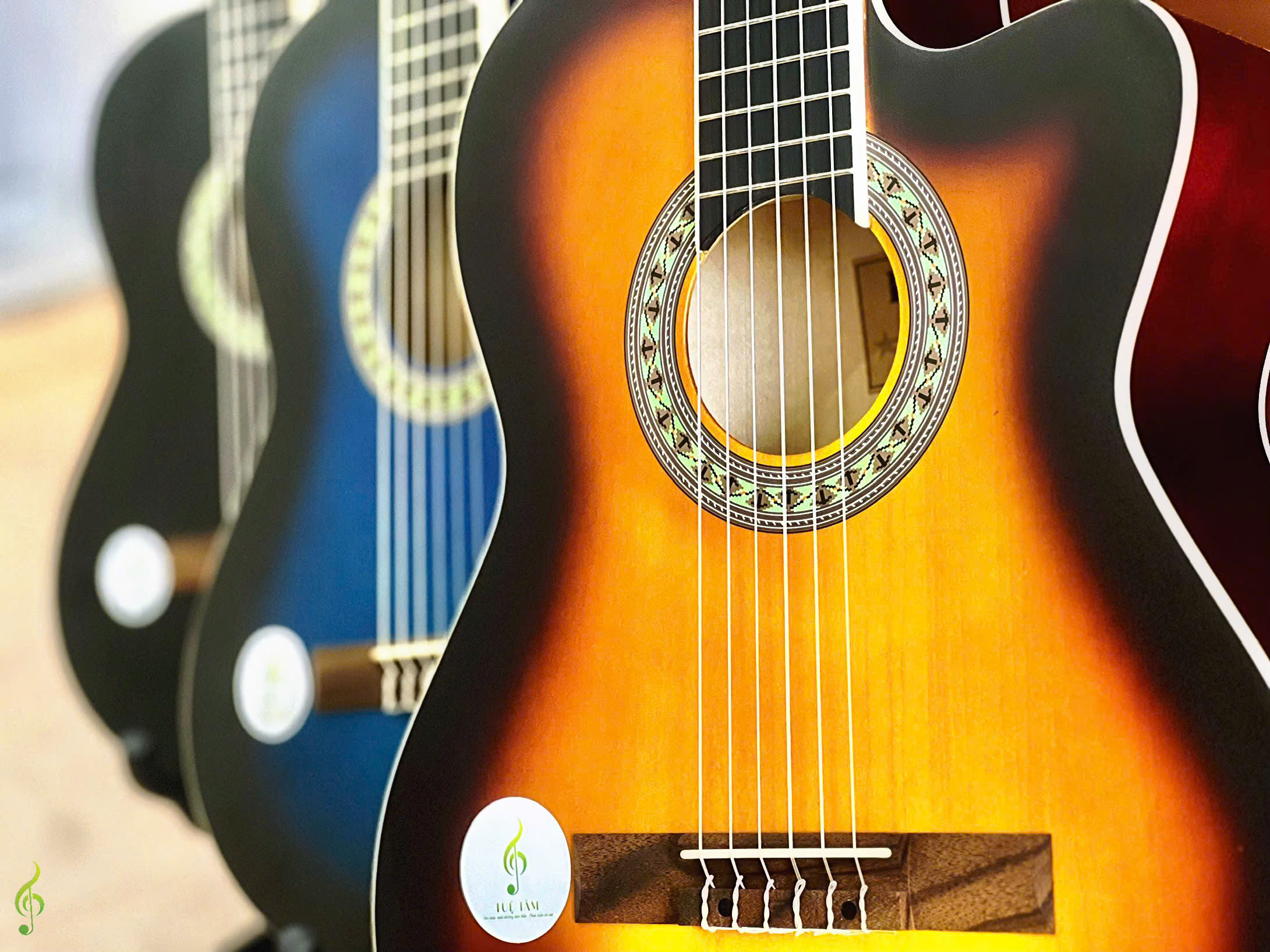 Học guitar cho người mới Học guitar cho người mới