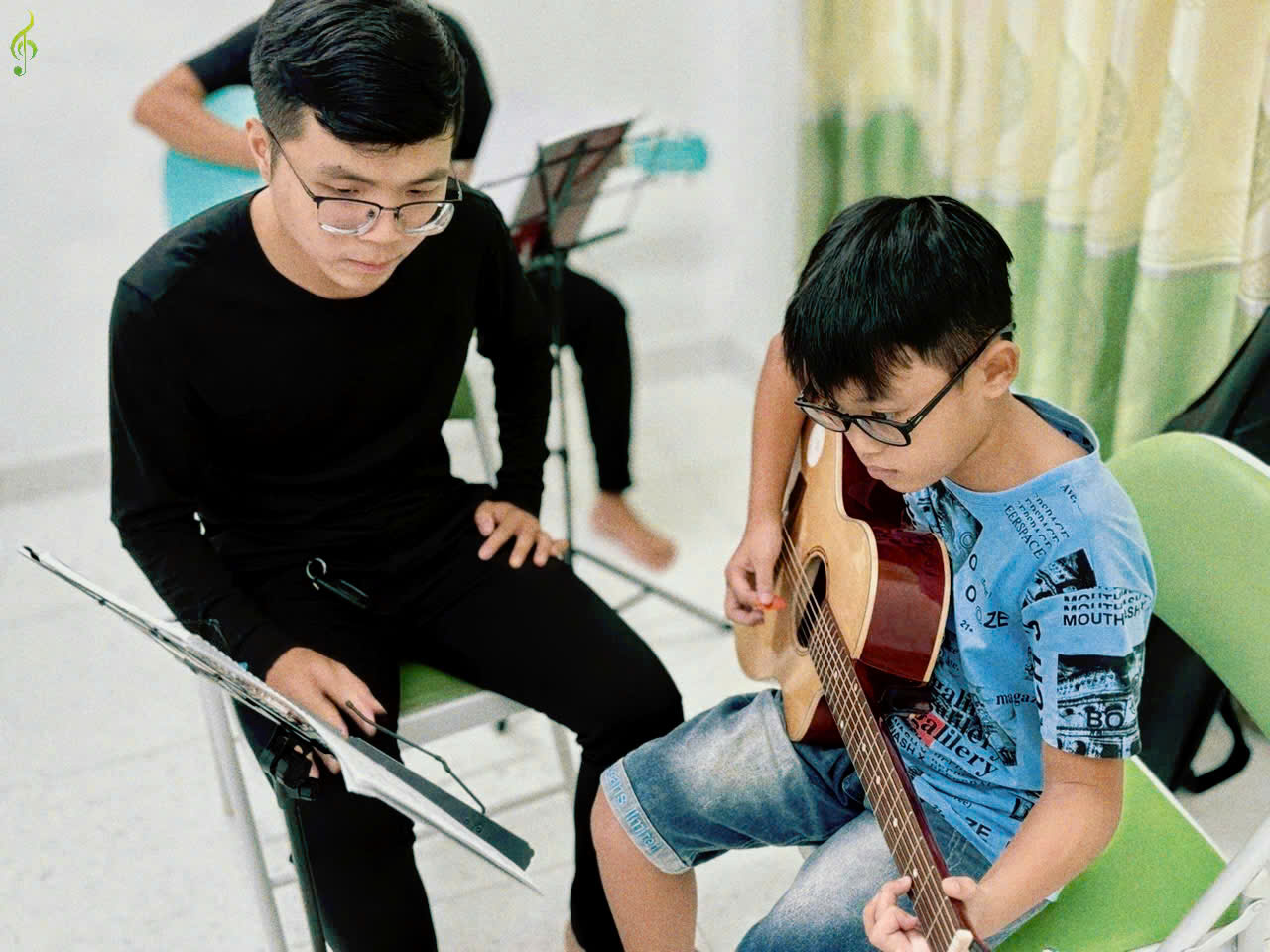 Lop-hoc-guitar-tai-tay-ninh (8)