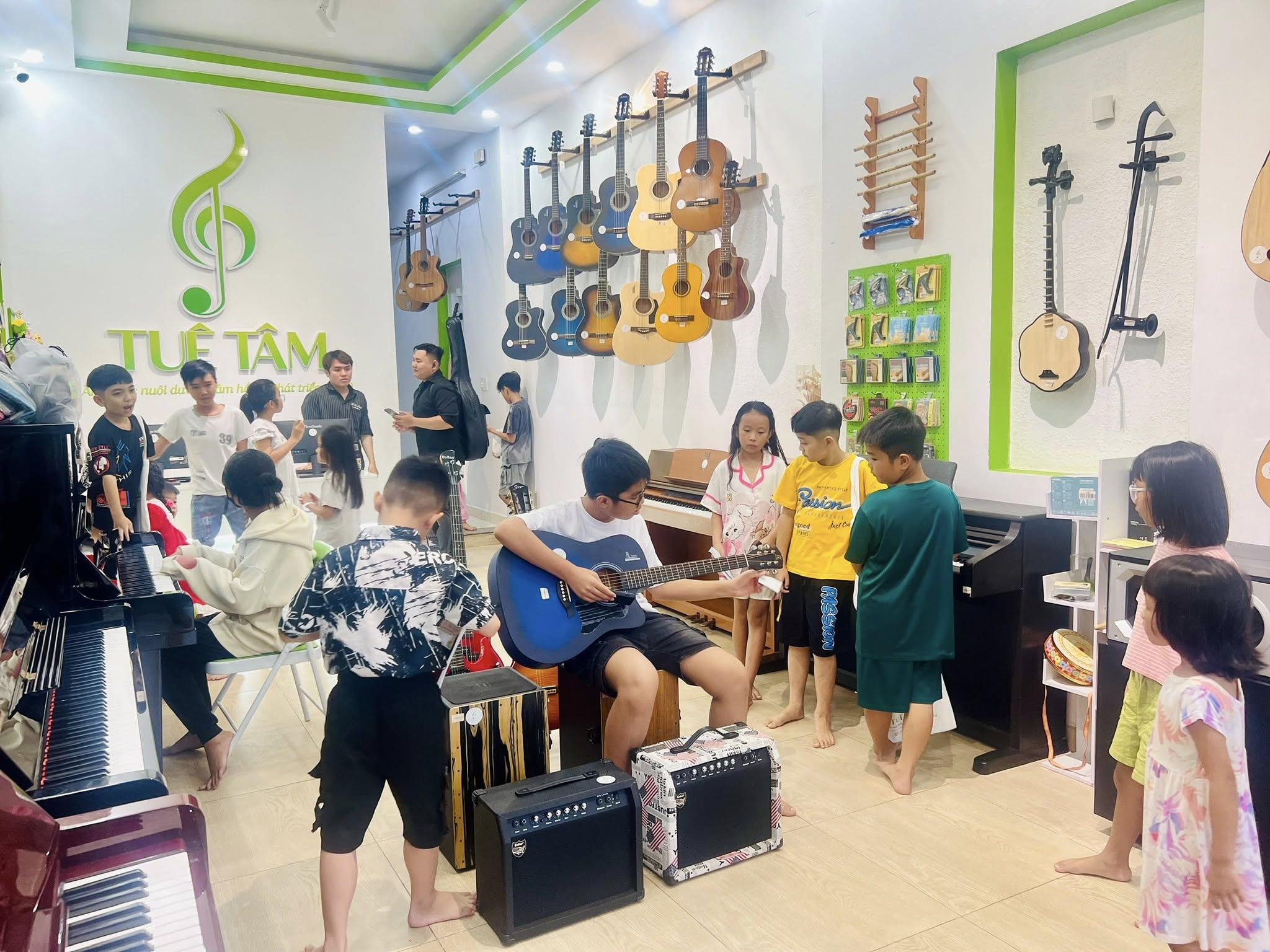 HỌC NHẠC CÙNG TUỆ TÂM CHÀO MỪNG 2/9