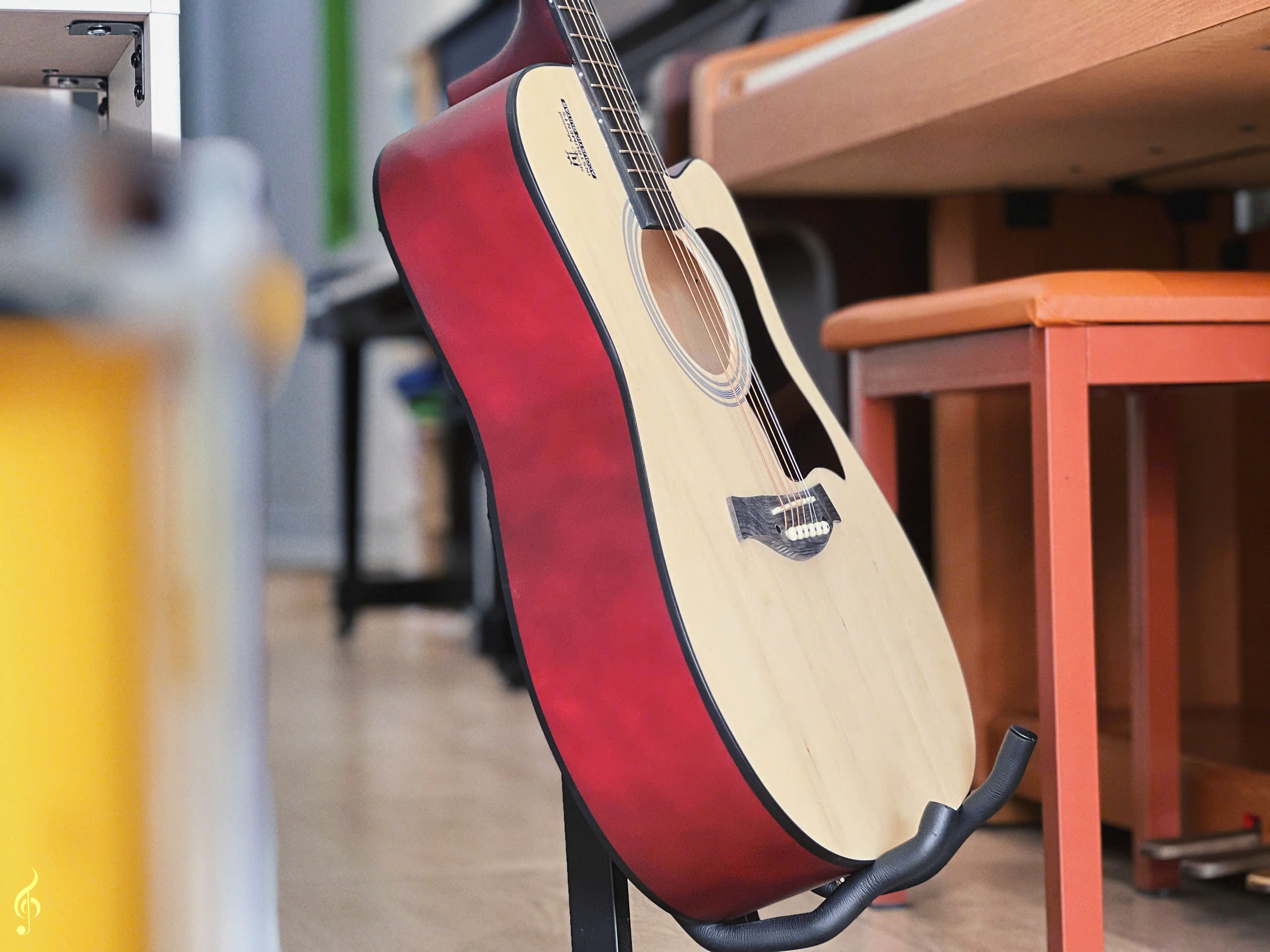 Mua Guitar HT89 tại Trung tâm âm nhạc Tuệ Tâm