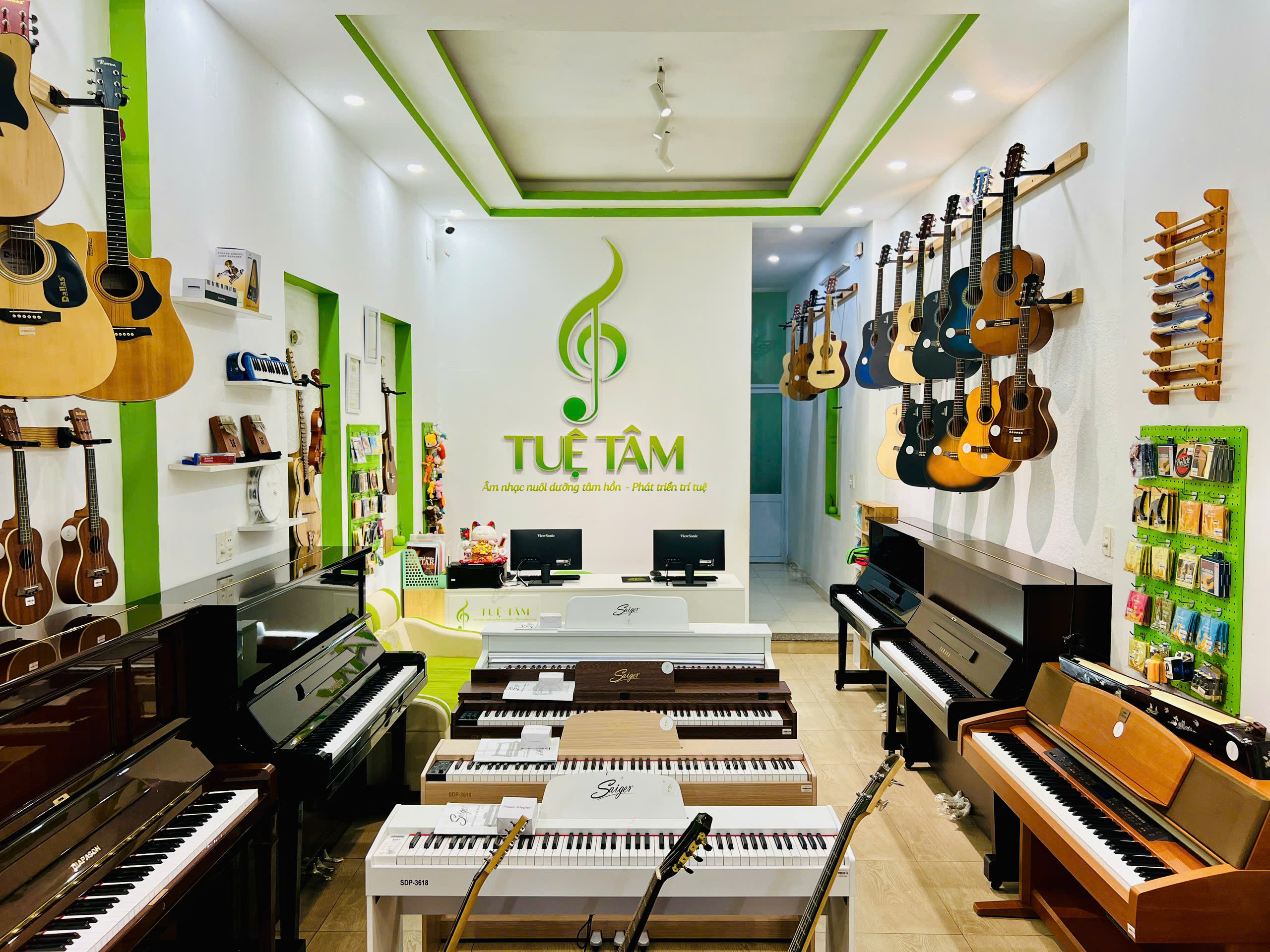 Địa chỉ bán đàn chính hãng tại Long An