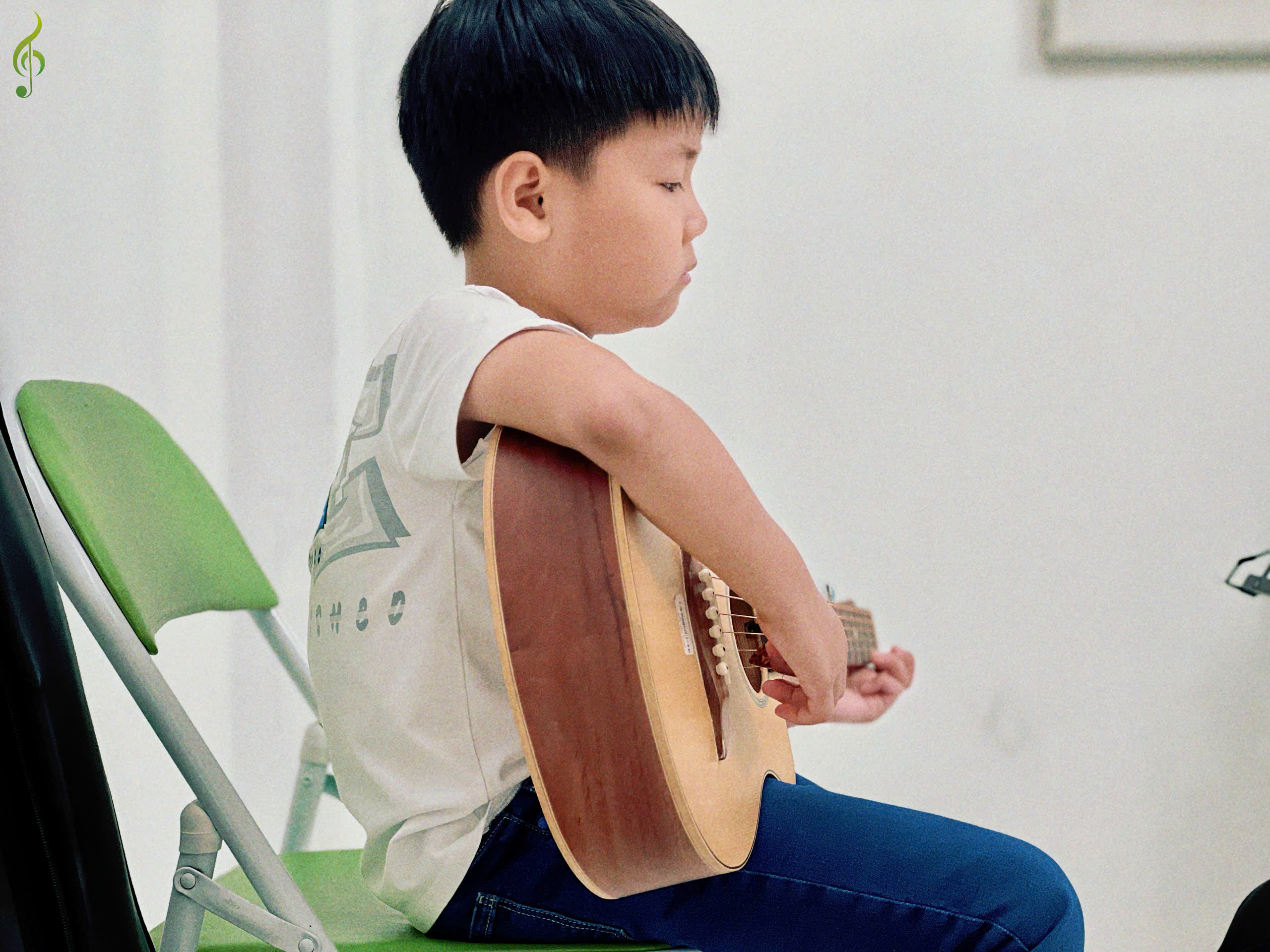 lớp học guitar chuyên nghiệp