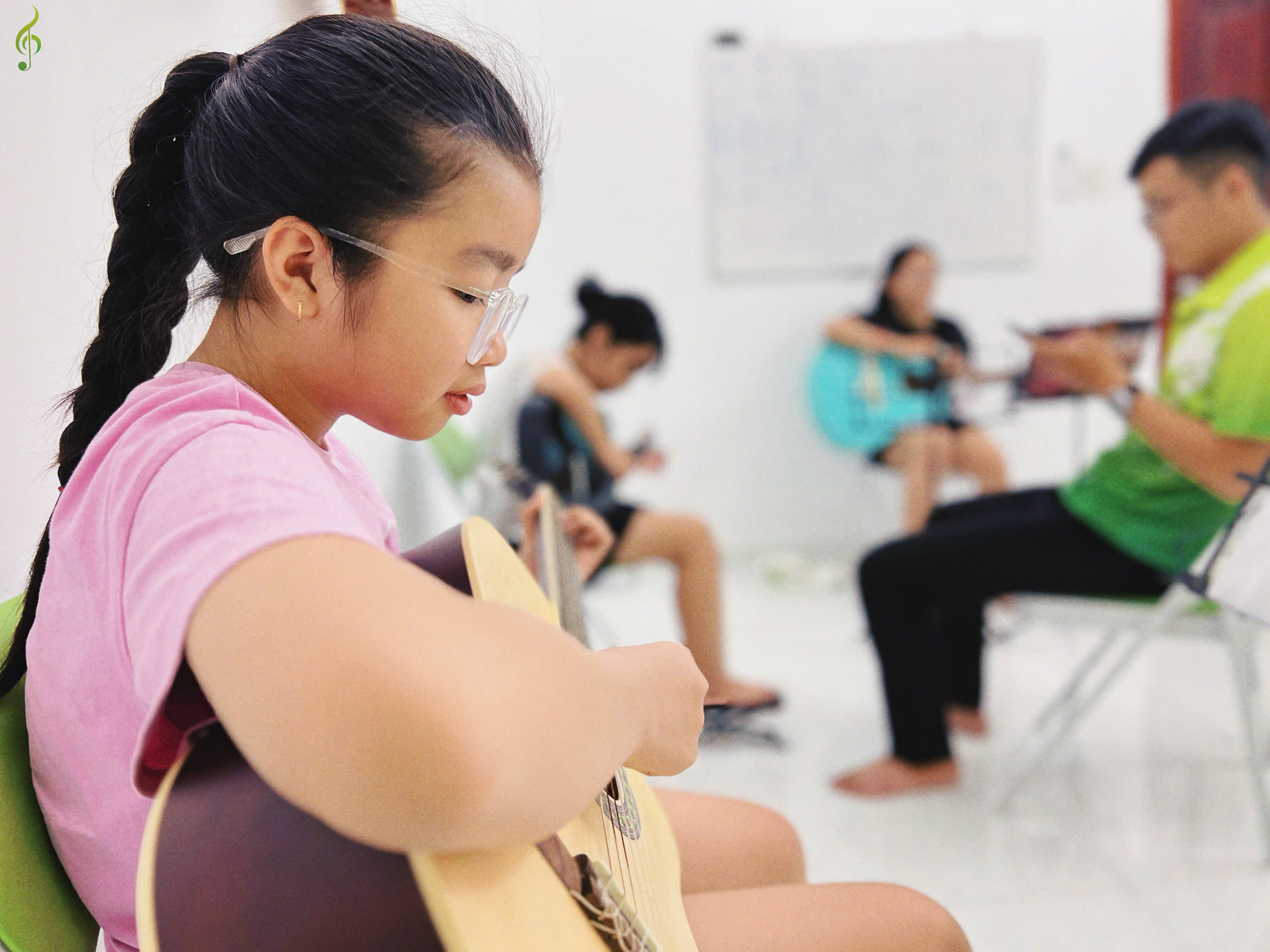 lớp học guitar chuyên nghiệp