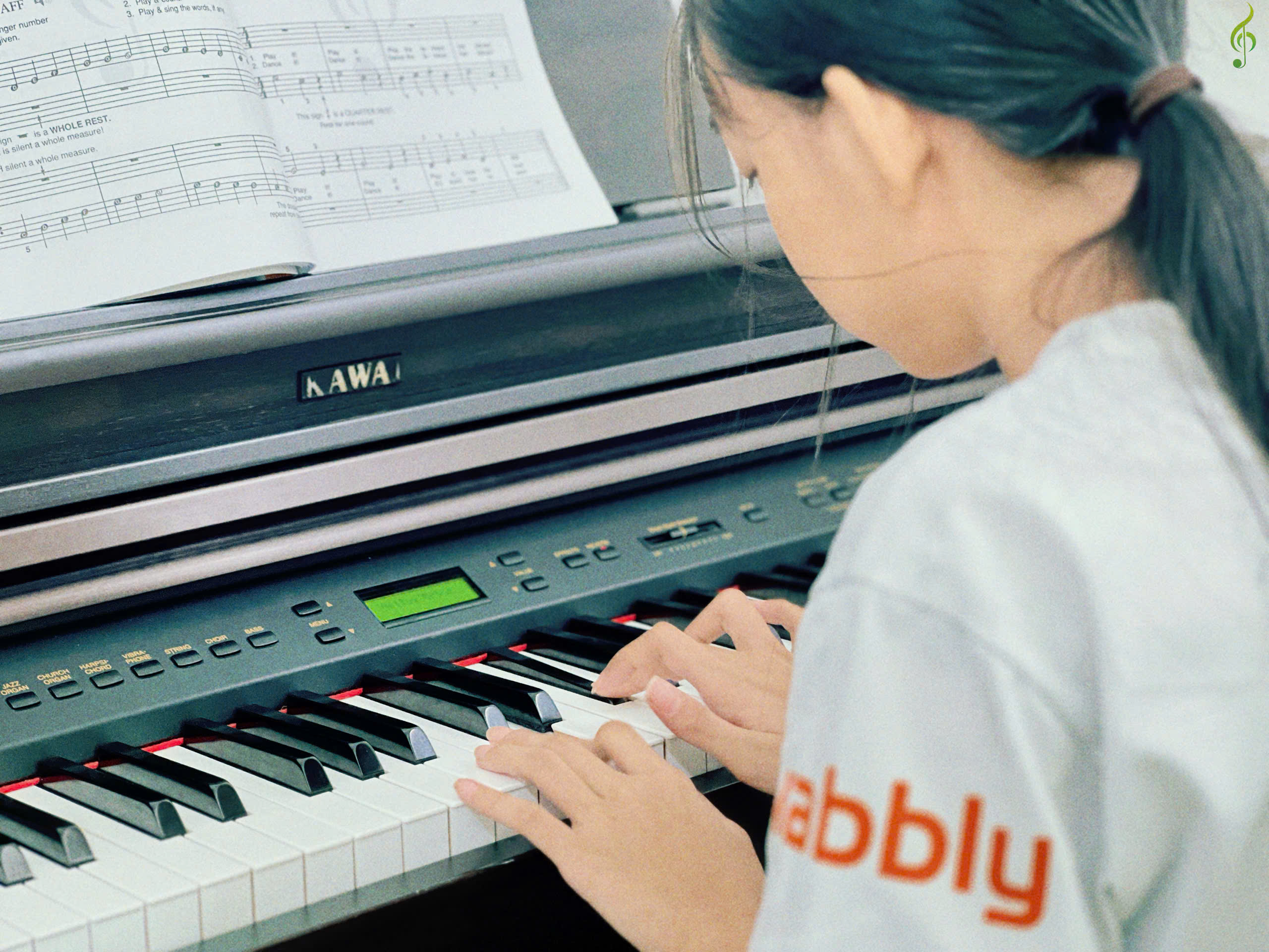 lớp học piano tại long an