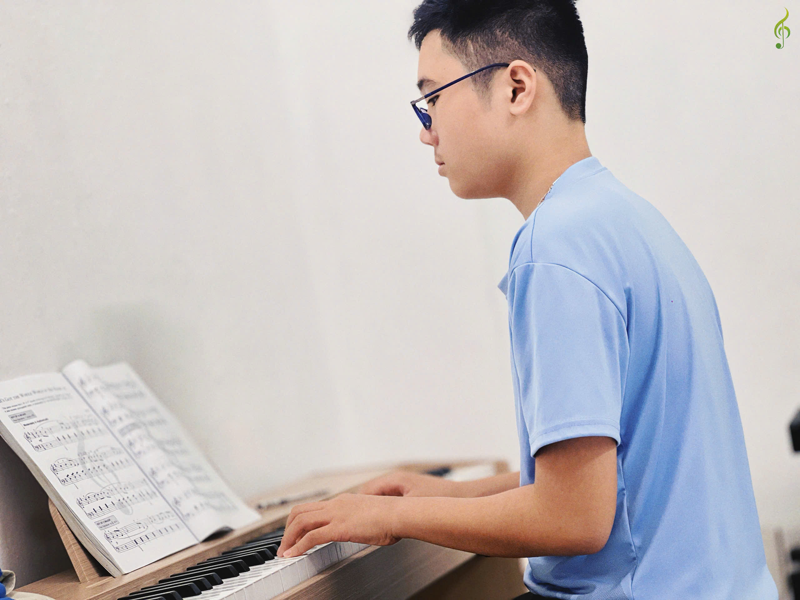lớp học piano tại tây ninh