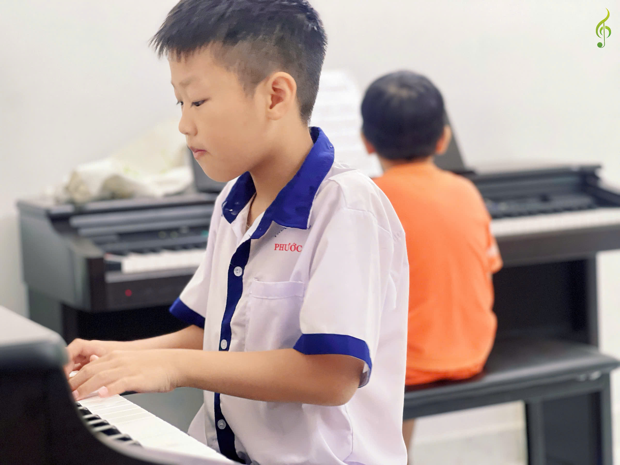 lớp dạy piano chuyên nghiệp