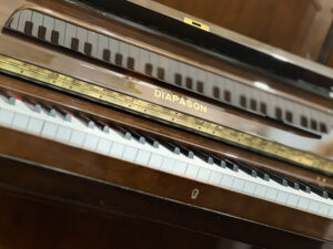 Đàn piano cơ Diapason tại Tây Ninh
