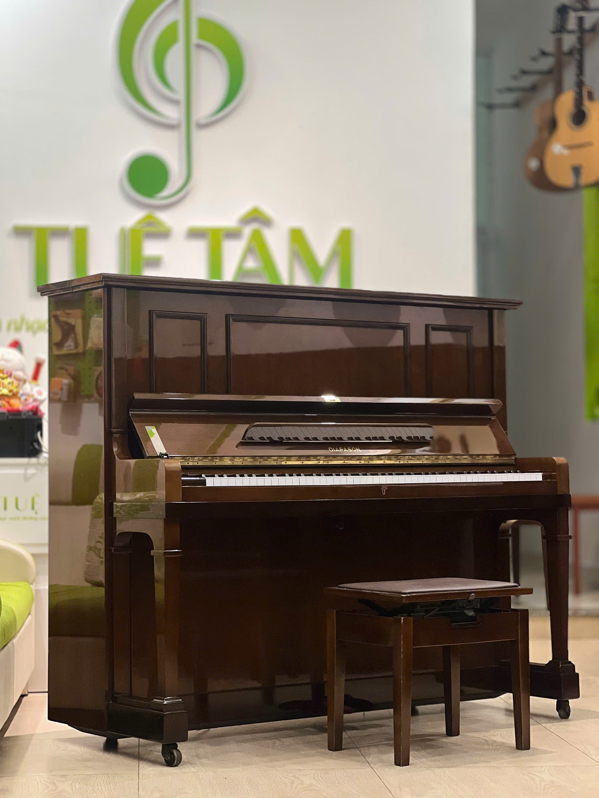 Piano cơ Diapason 132