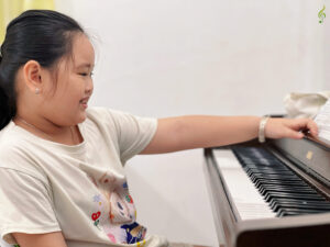 Dạy piano cho bé ở Long An