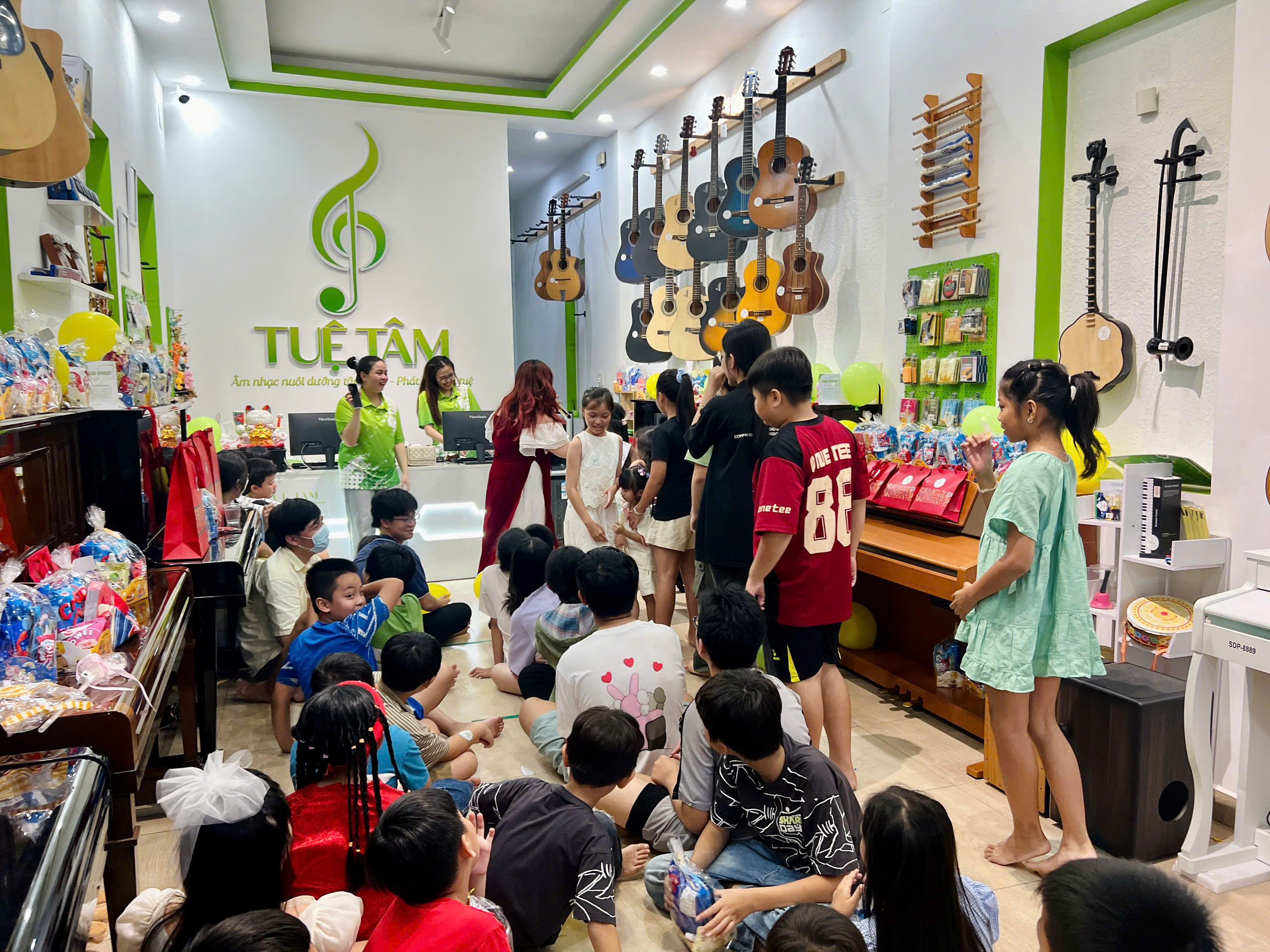 Trung thu ấm áp cùng học viên Tuệ Tâm Long An