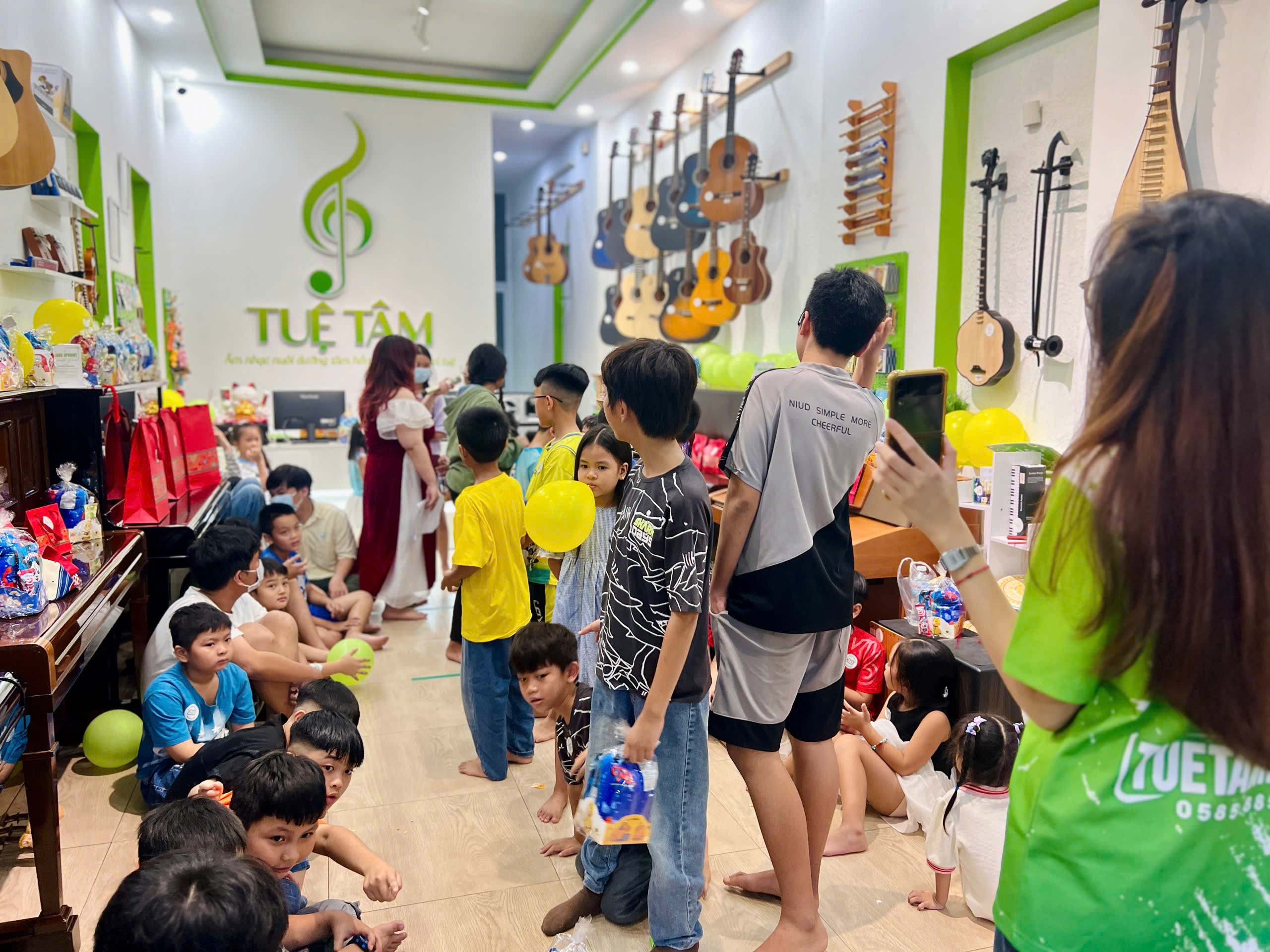 Trung thu 2025 rộn ràng Tuệ Tâm Long An