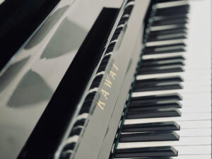 Piano cơ Kawai chính hãng