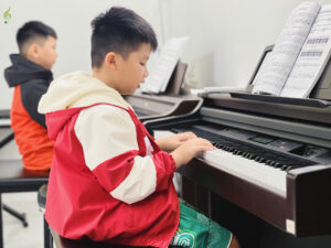 Học piano đệm hát ở Tây Ninh