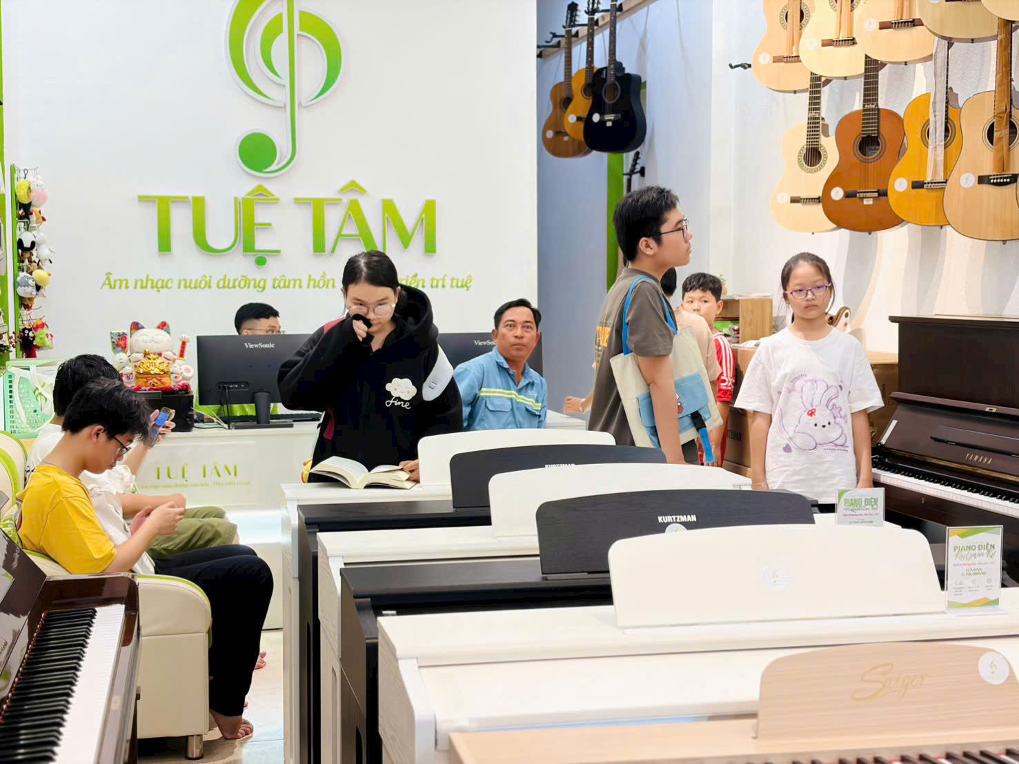 Lớp học piano hè cho bé Bến Lức